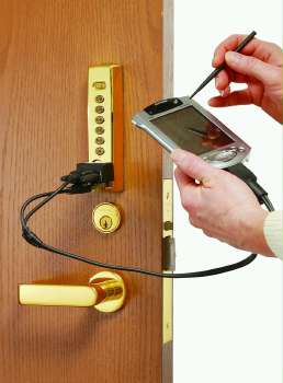 ����� ���������� ��������� ����� Schlage CM5200 � CM5600