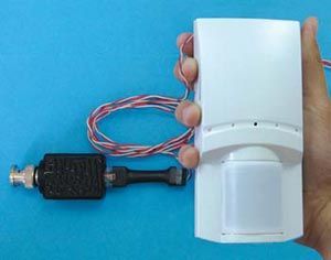 D-Cam 600 series ������������� ��� �������� ��������������� � �������� ����������� �� ����� ����. ������ 600/T � 601/T �������� ������� ���������� � ����������������� 0,003 �����, �������� � ������, �������� PIR-������ �������� � ������.